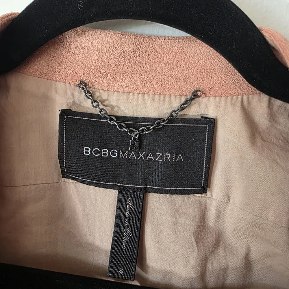 BCBGMAXAZRIA – Skyler Laser Cut Faux Suede Jacket - Picture 3 of 7